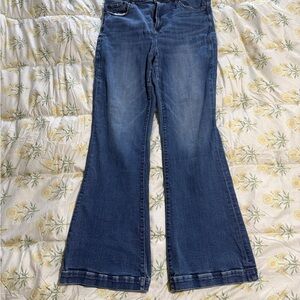 American Eagle Super HiRise flare.